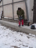 Zkouška tvrdosti betonu prováděná metodou EBK (elektrické bourací
kladivo).